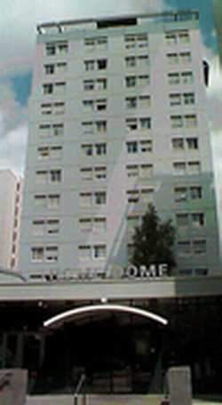 Photo of one of the two
towers of Home Dme